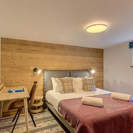 Arve, Alpes Agency, Chamonix, Sleeps 10 * シャモニー