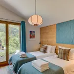 Arve, Alpes Agency, Chamonix, Sleeps 10 Chalet *