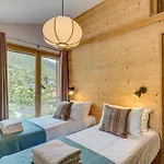 Arve, Alpes Agency, Chamonix, Sleeps 10 Chalet *