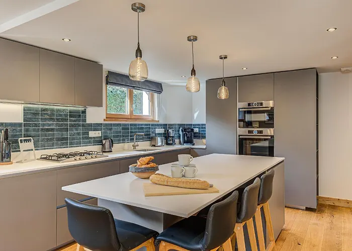 Arve, Alpes Agency, Chamonix, Sleeps 10 Chamonix