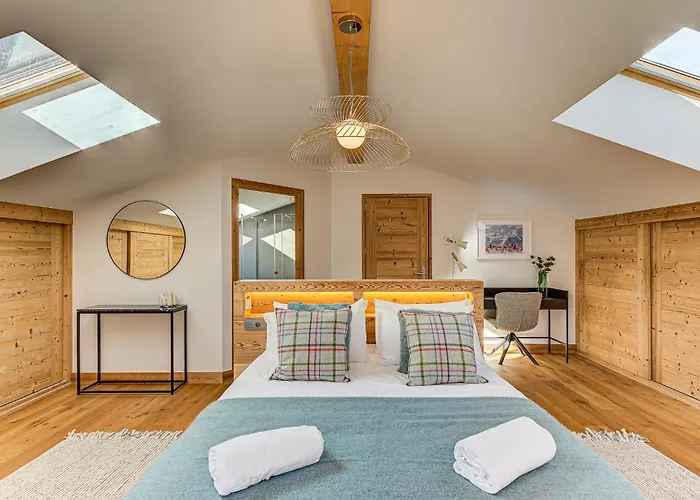 Arve, Alpes Agency, Chamonix, Sleeps 10 * Chamonix