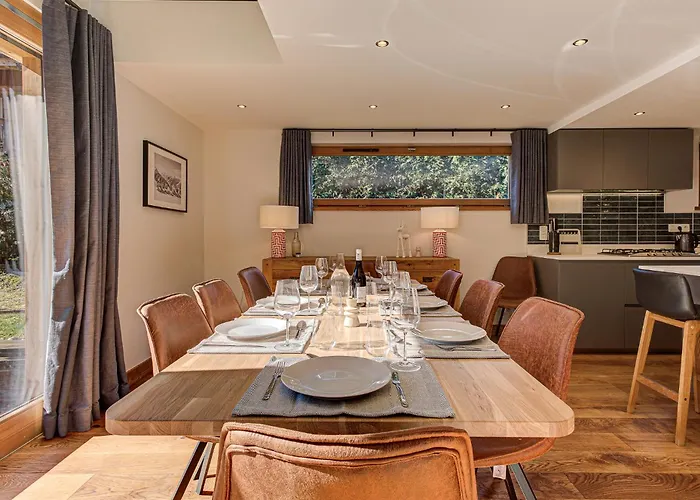 Arve, Alpes Agency, Chamonix, Sleeps 10 Chalet *