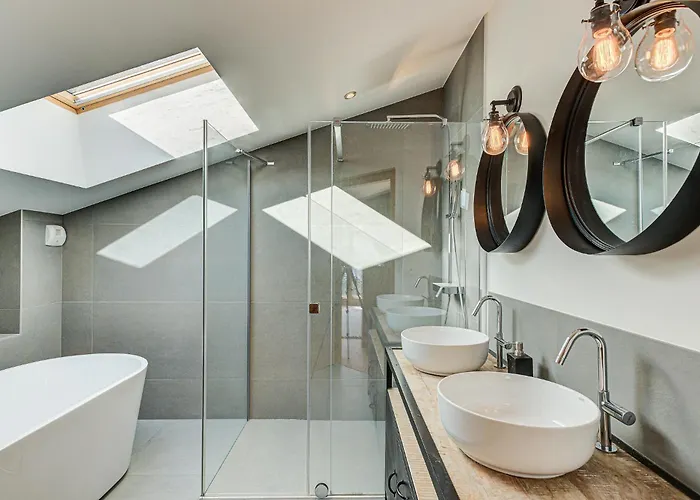 Arve, Alpes Agency, Chamonix, Sleeps 10