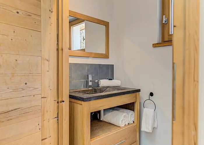 Arve, Alpes Agency, Chamonix, Sleeps 10 Chalet