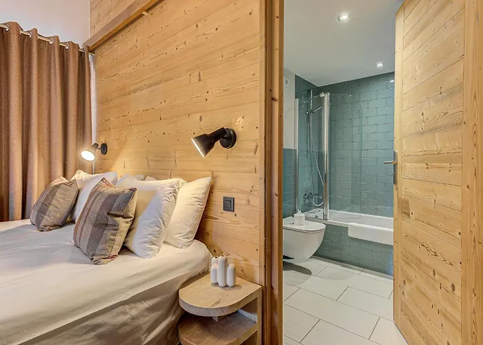 Arve, Alpes Agency, Chamonix, Sleeps 10 Chalet *