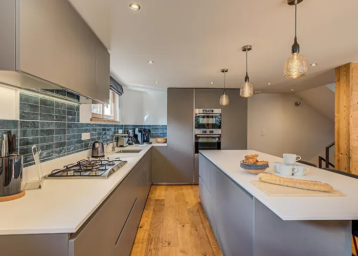 Arve, Alpes Agency, Chamonix, Sleeps 10 Chalet Chamonix